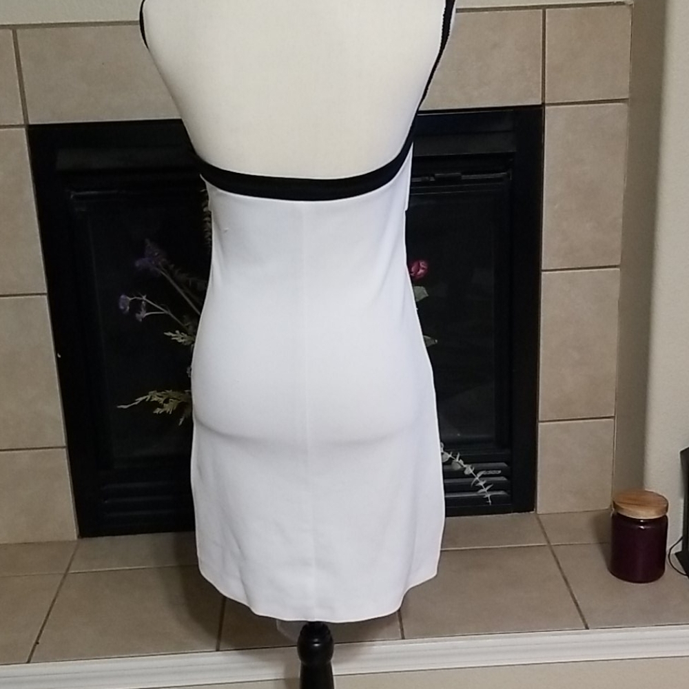 Dress - Picture 3 of 8